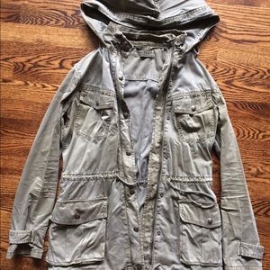 AMRY GREEN ARITZIA JACKET— size: xx-small—